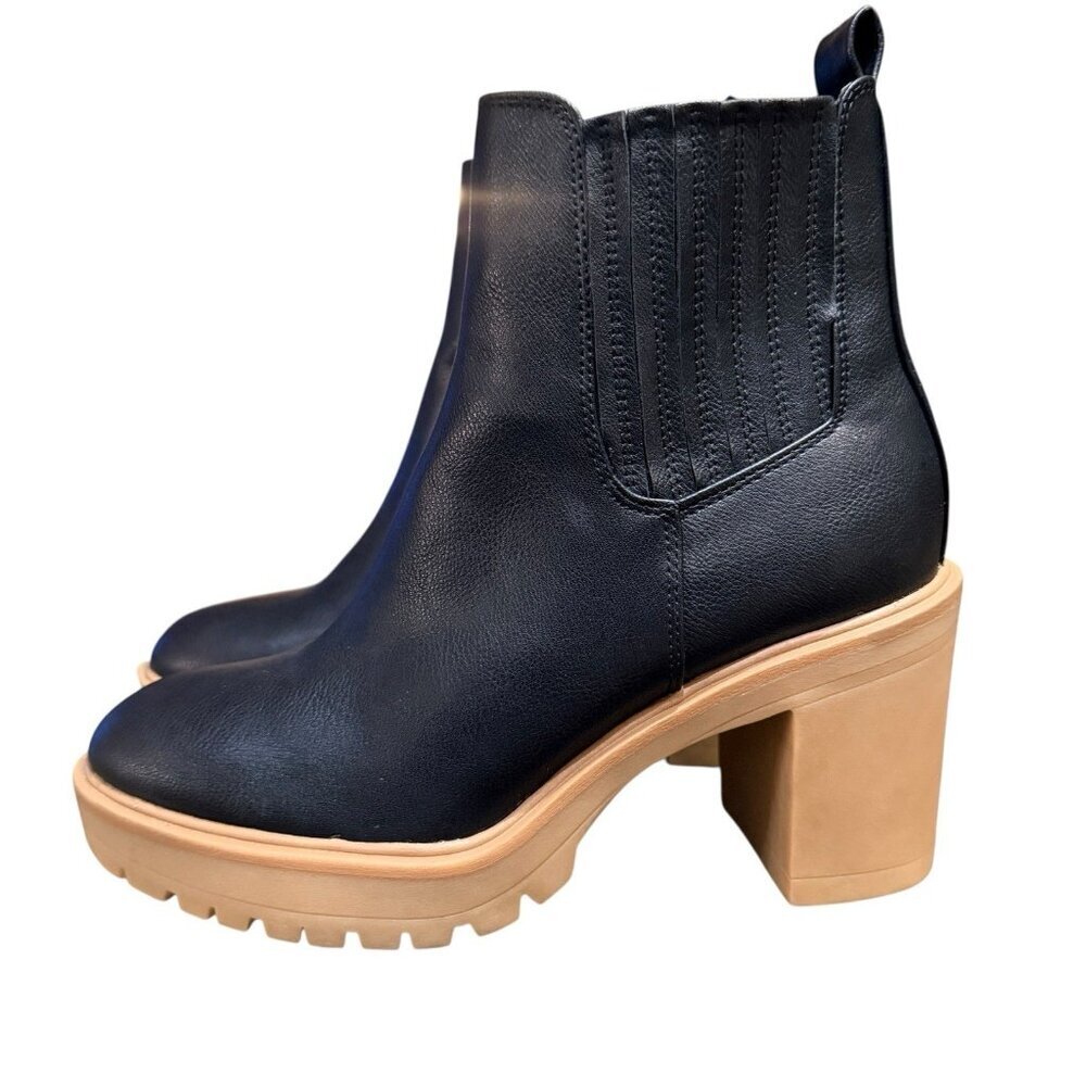 Dolce Vita Jade platform Black Leather Lug Sole Boots Size 10